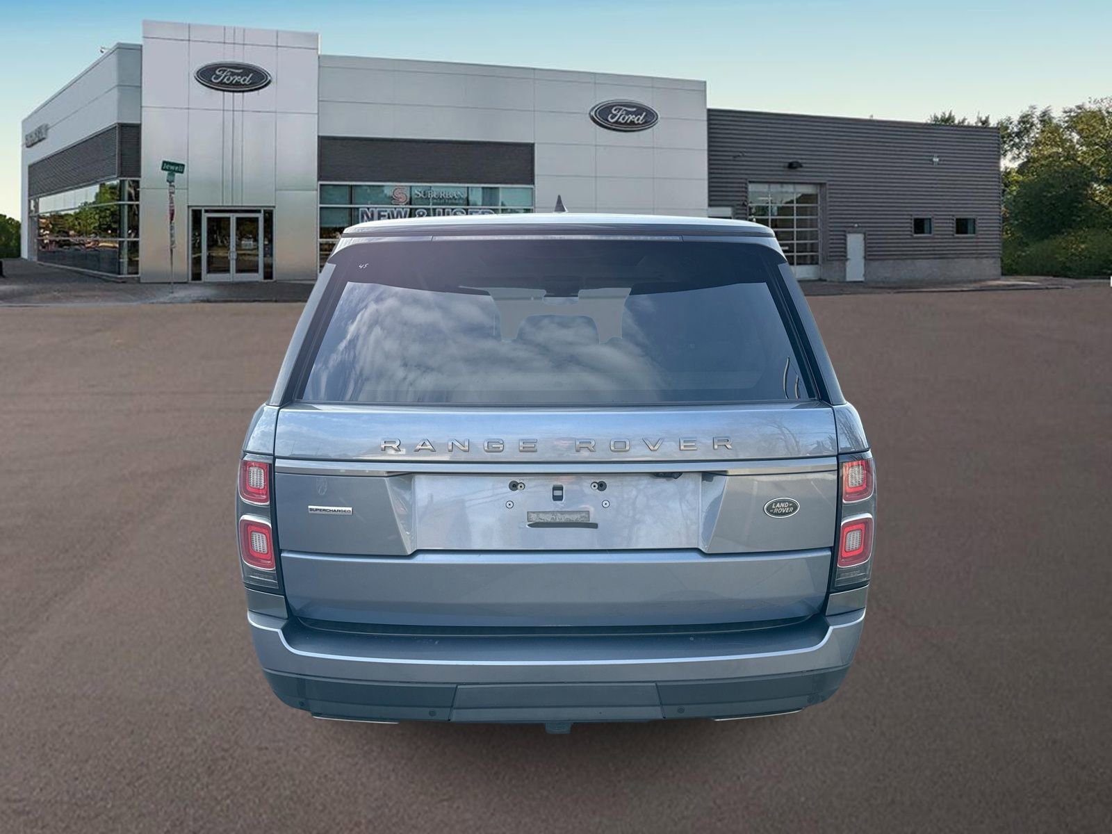 Used 2018 Land Rover Range Rover Long Wheelbase Supercharged image 9