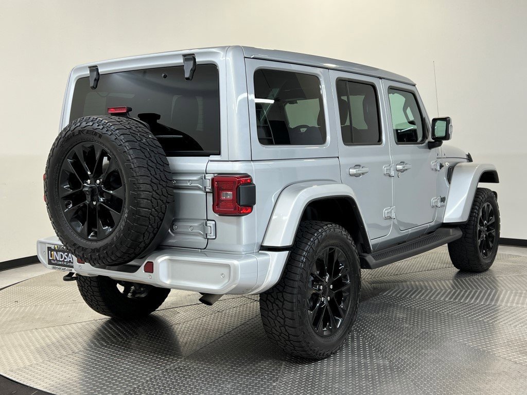 Used 2022 Jeep Wrangler Unlimited Sahara image 7