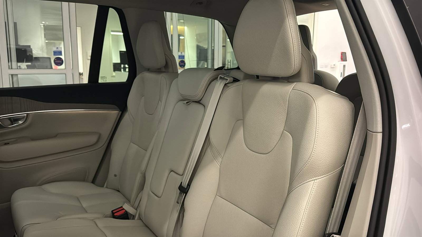 Used 2025 Volvo XC90 B6 Plus w/ Protection Package Premier AWD/4WD image 26