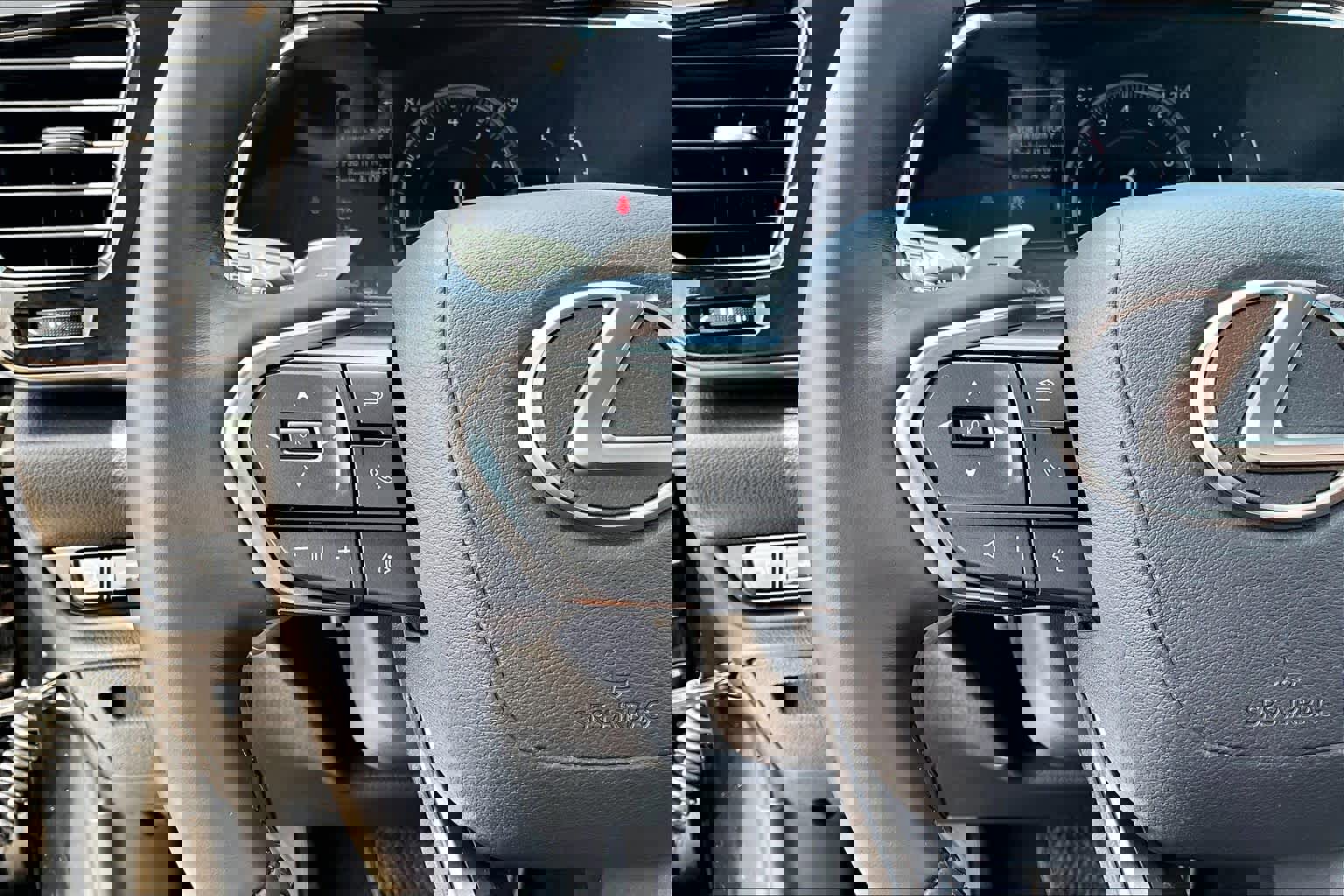 Used 2024 Lexus NX 250 FWD w/ Towing Package (2000 Lbs) image 21