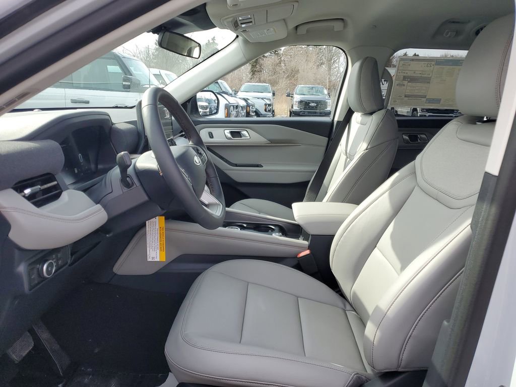New 2026 Ford Explorer Active w/ Active Comfort Package image 8