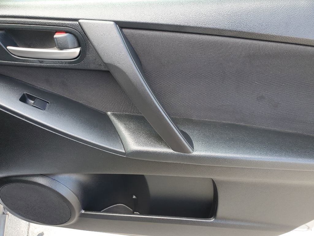 Used 2013 MAZDA MAZDA3 i Touring FWD image 36