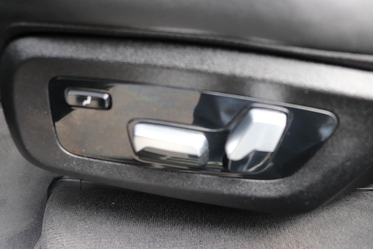 Used 2025 BMW X7 xDrive40i image 36