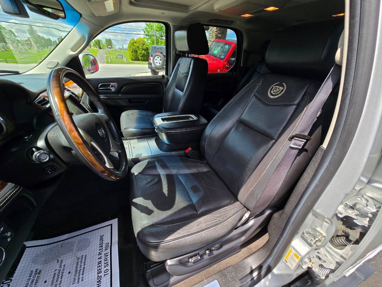 Used 2014 Cadillac Escalade Platinum AWD/4WD image 14