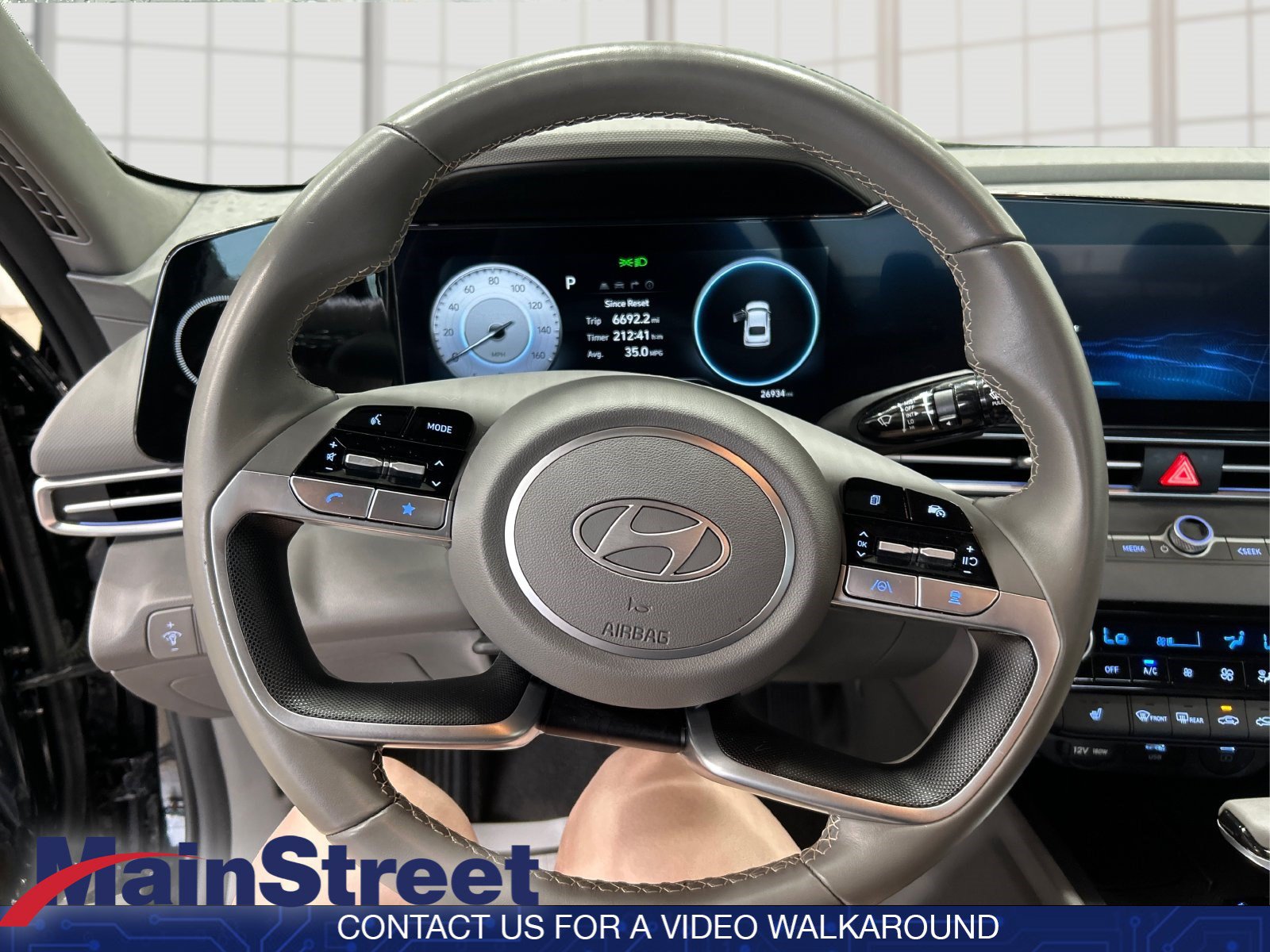 Used 2025 Hyundai Elantra SEL FWD image 17