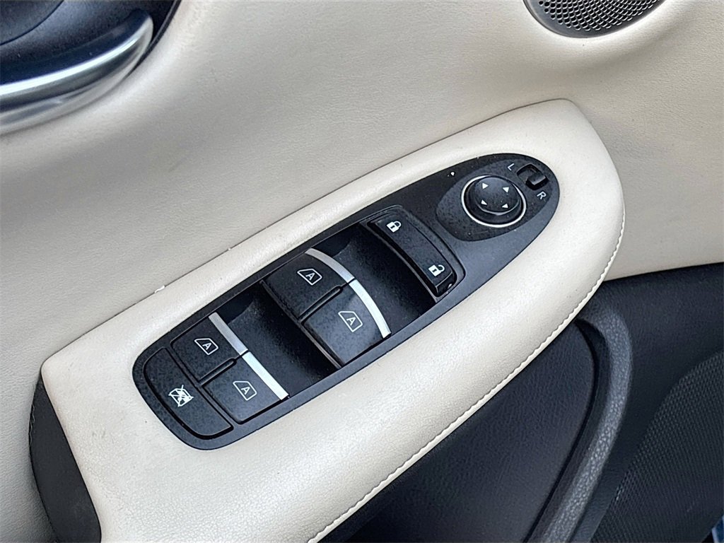 Used 2019 INFINITI QX50 Essential w/ Premium Audio Package image 18