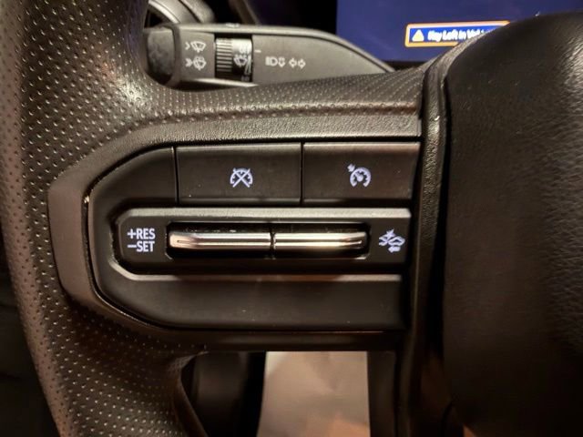 Used 2024 Chevrolet Colorado Trail Boss w/ Technology Package image 33