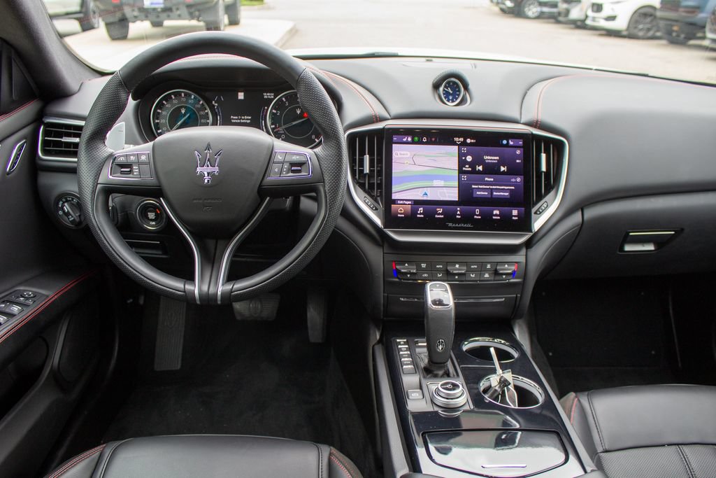 Used 2024 Maserati Ghibli Modena Q4 AWD/4WD image 13