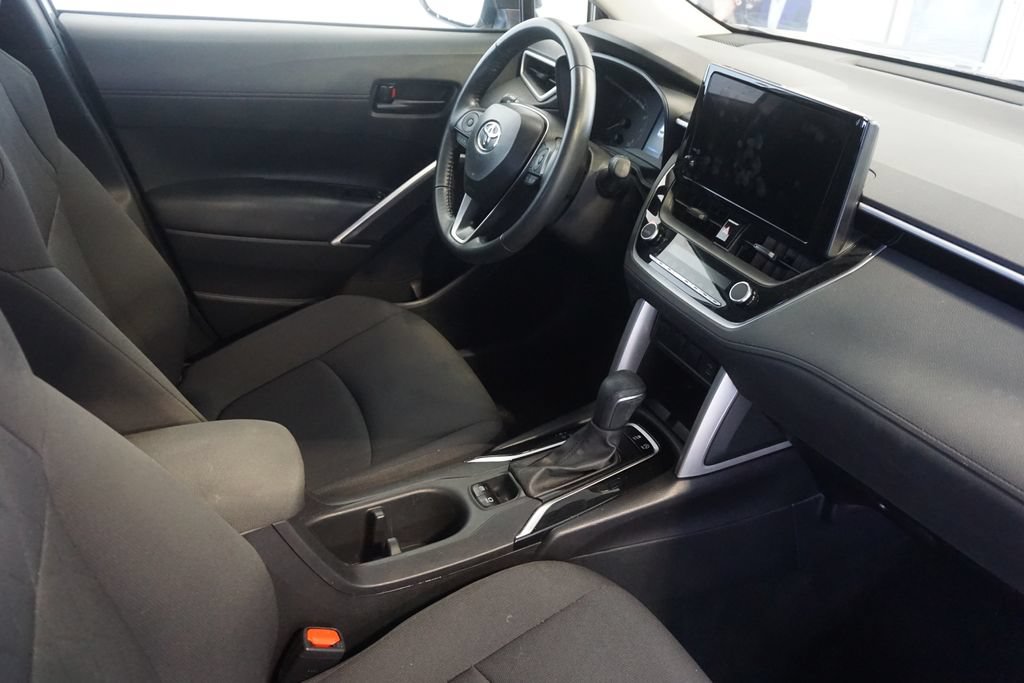 Certified 2025 Toyota Corolla Cross LE FWD image 21