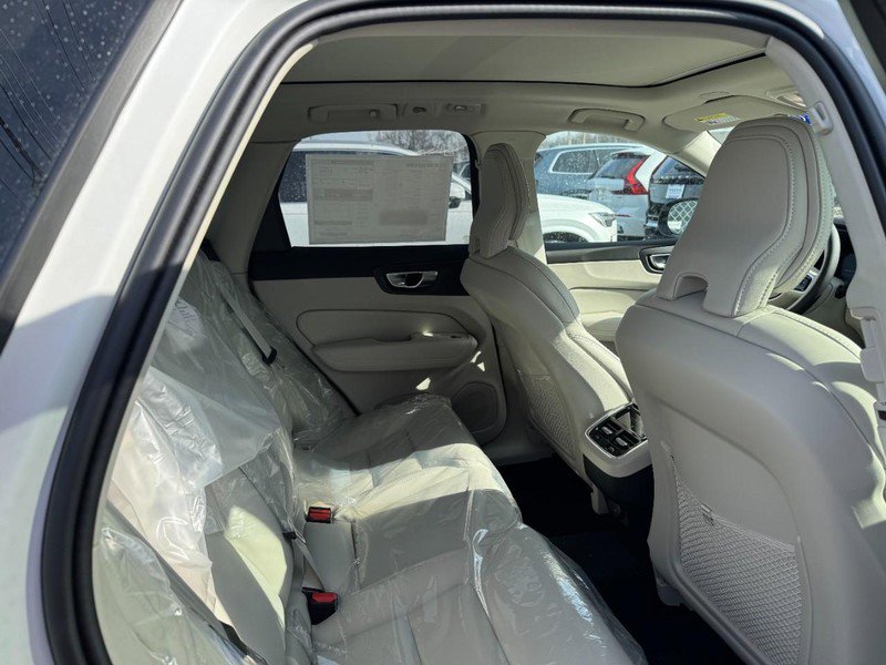 New 2026 Volvo XC60 B5 Ultra w/ Climate Package image 5
