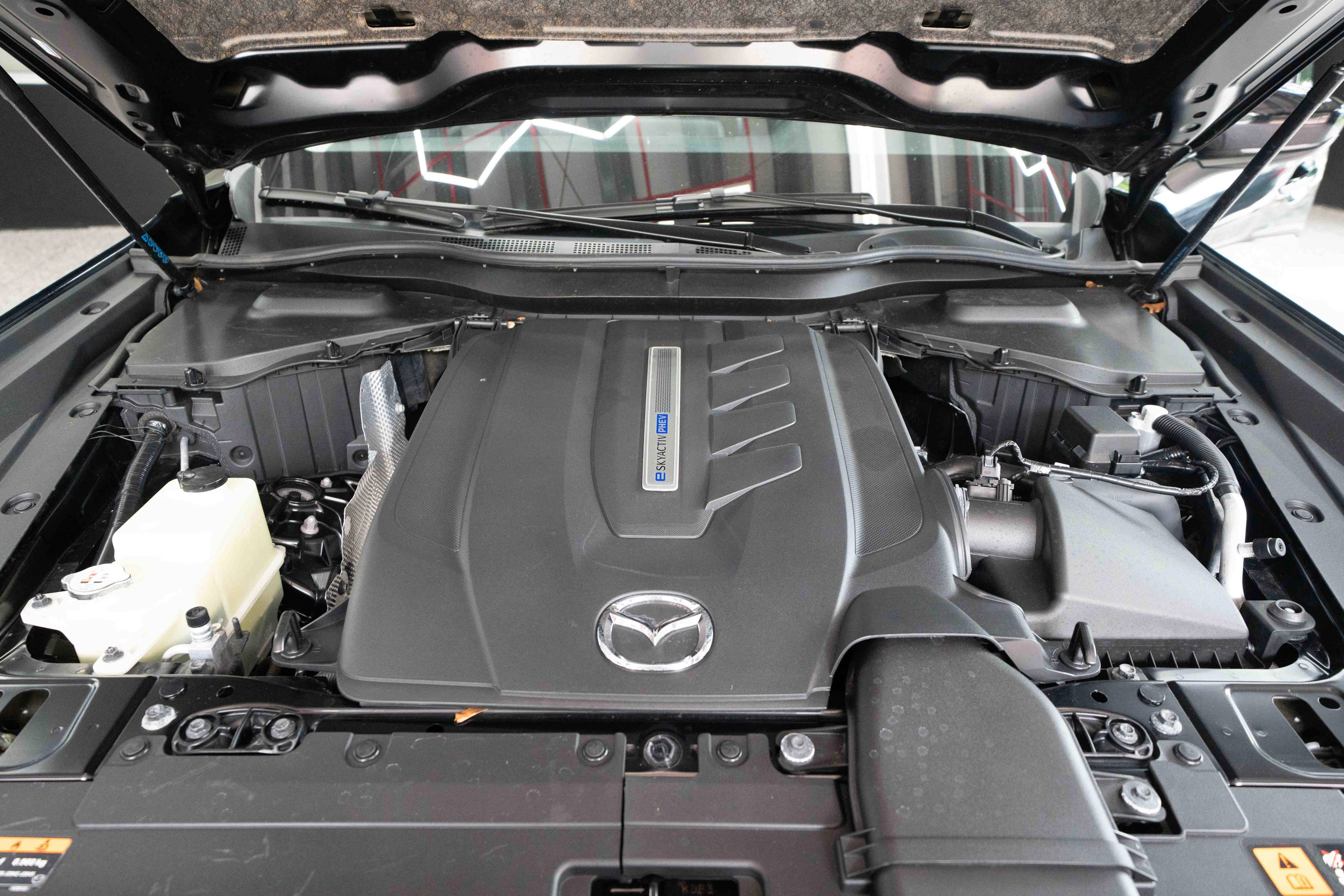 Used 2024 MAZDA CX-90 Plug-In Hybrid w/ Preferred AWD/4WD image 32