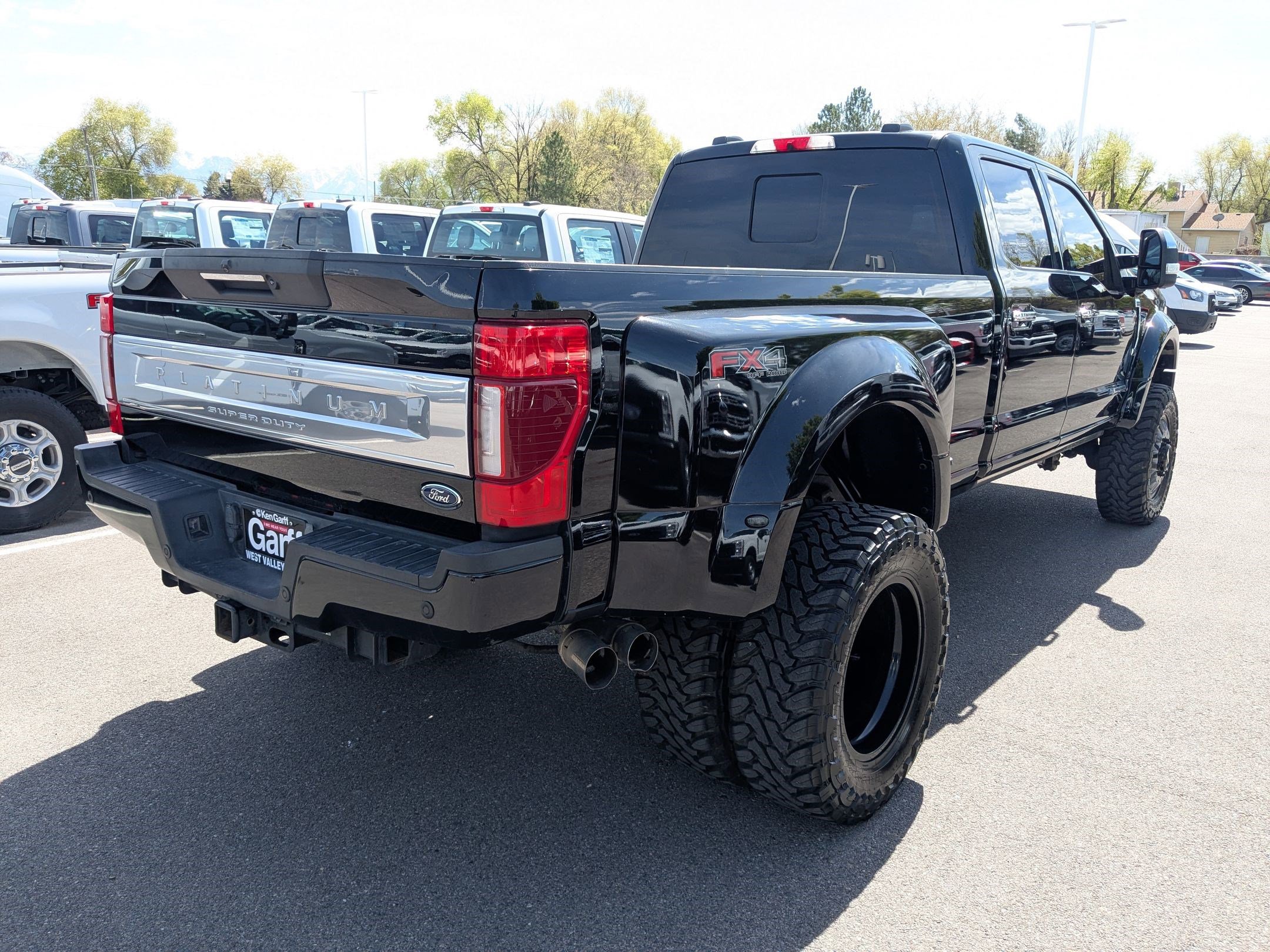 Used 2022 Ford F450 Platinum w/ FX4 Off-Road Package image 5