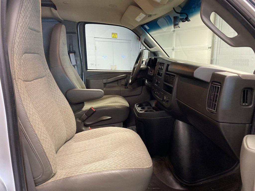 Used 2022 Chevrolet Express 2500 w/ Driver Convenience Package image 17