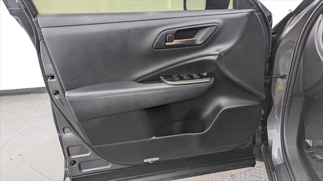 Used 2024 Toyota Crown XLE image 13