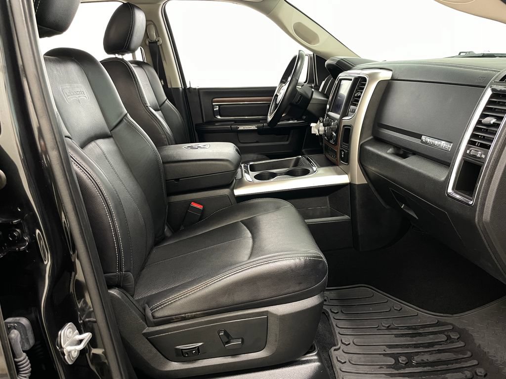 Used 2018 RAM 1500 Laramie AWD/4WD image 37