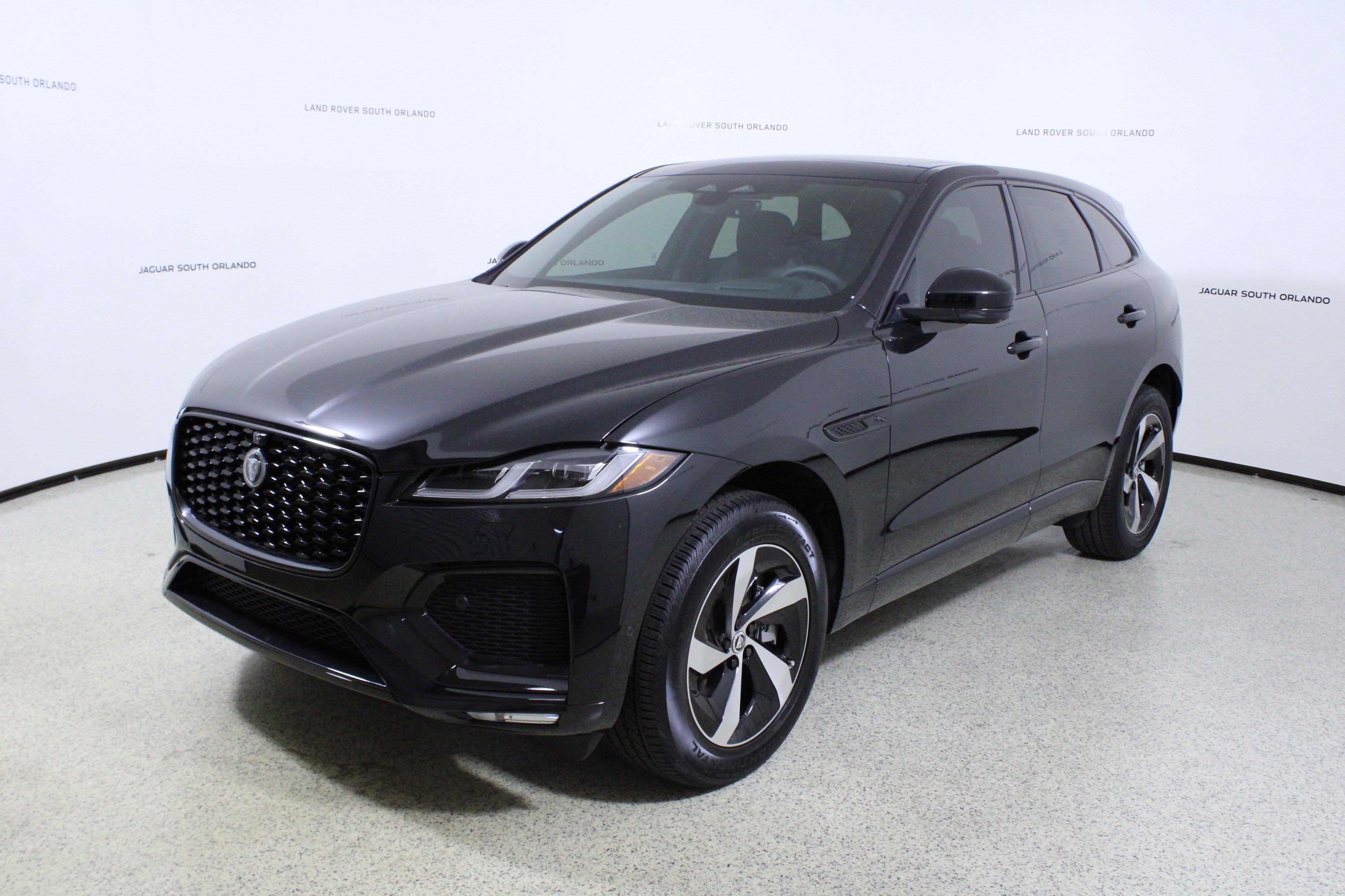 New 2026 Jaguar F-PACE R-Dynamic S image 4