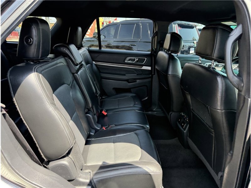 Used 2016 Ford Explorer Limited image 30