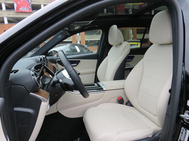 Used 2024 Mercedes-Benz GLC 300 4MATIC image 17
