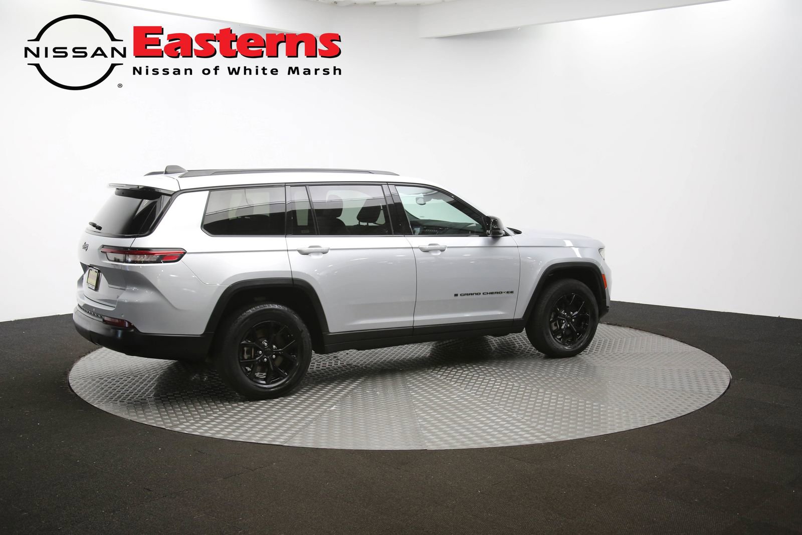 Used 2024 Jeep Grand Cherokee L Laredo image 52