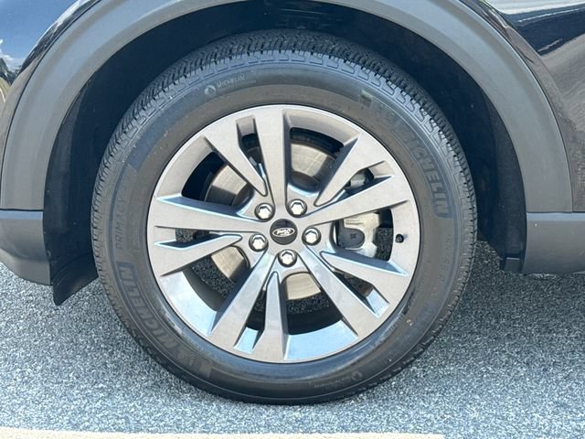Used 2024 Ford Explorer XLT w/ Equipment Group 202A AWD/4WD image 11