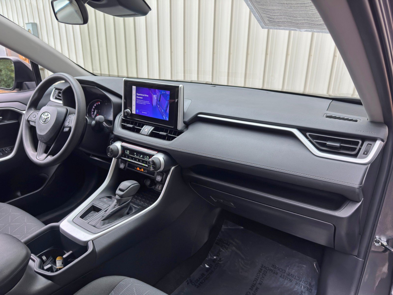 Used 2024 Toyota RAV4 XLE FWD image 13