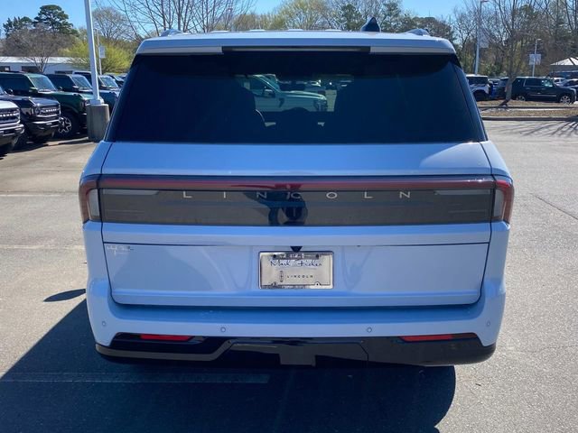 New 2026 Lincoln Navigator Reserve w/ Jet Appearance Package AWD/4WD image 29