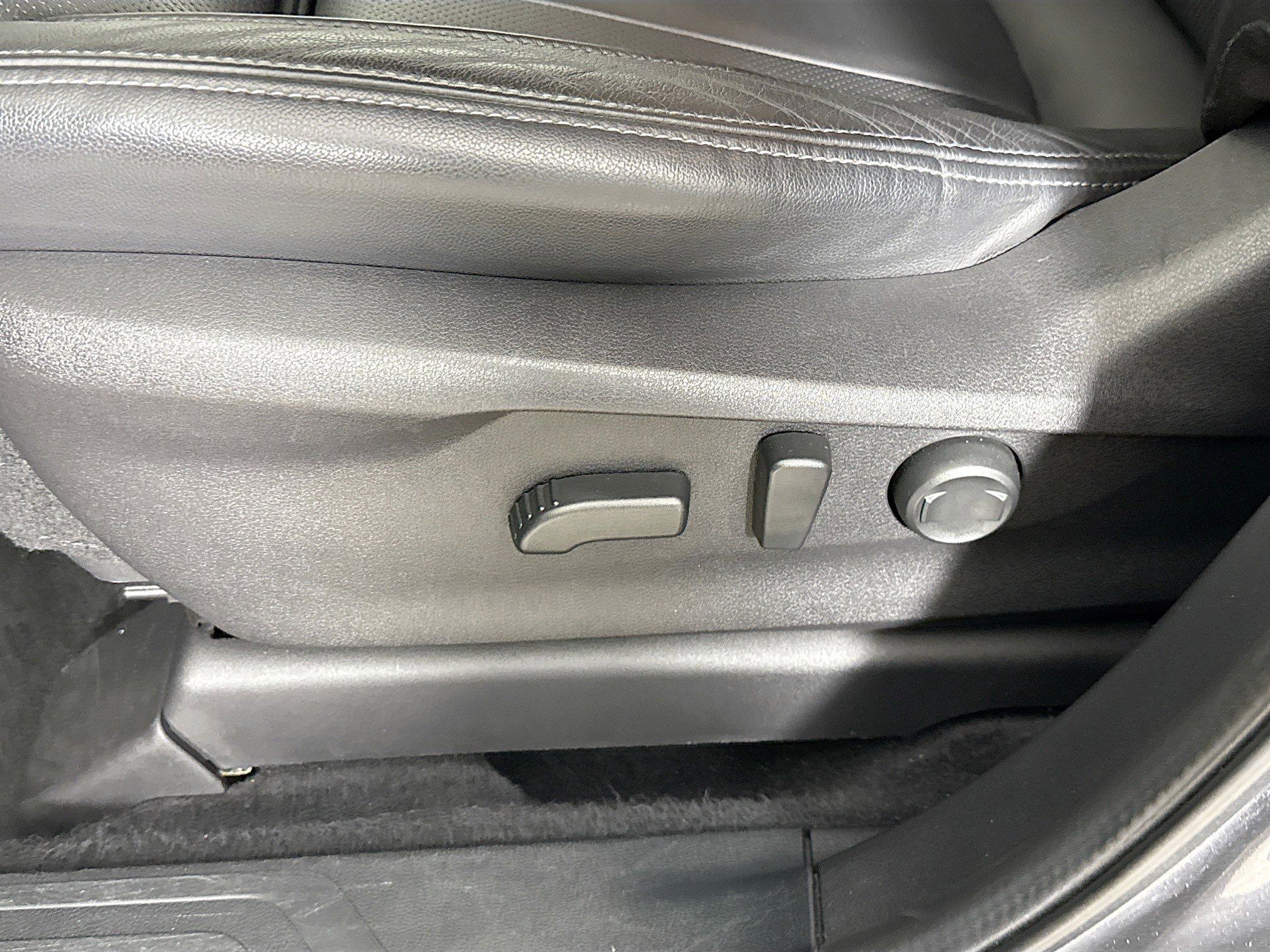 Used 2022 Subaru Ascent Limited image 22