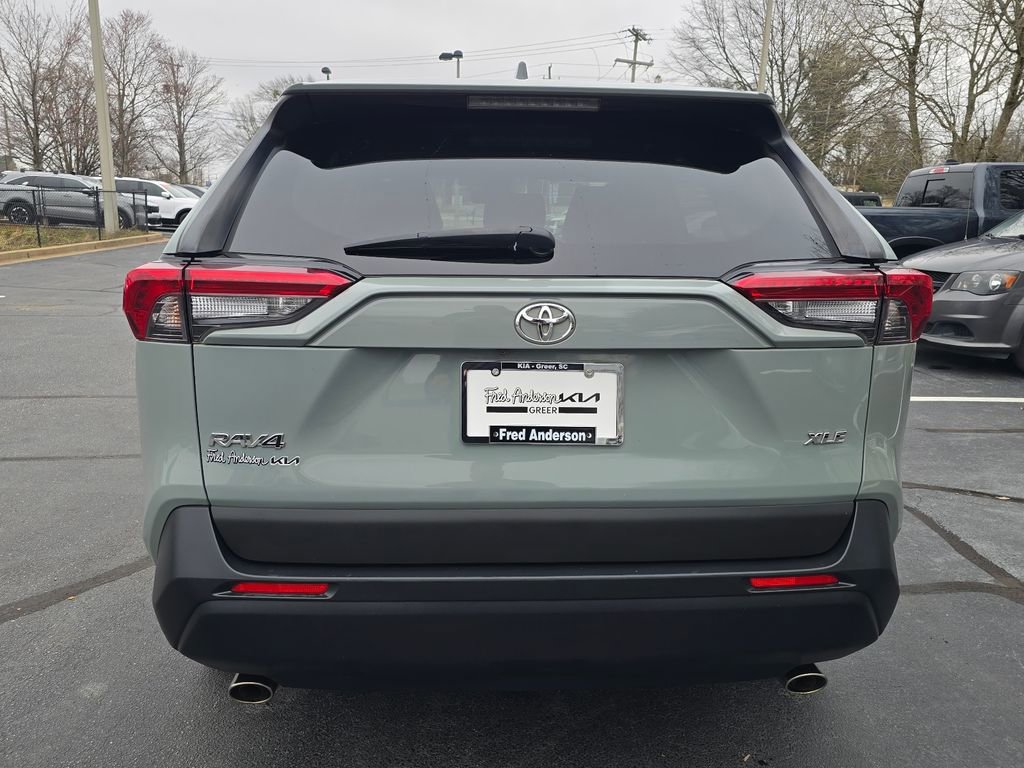 Used 2019 Toyota RAV4 XLE Premium image 4