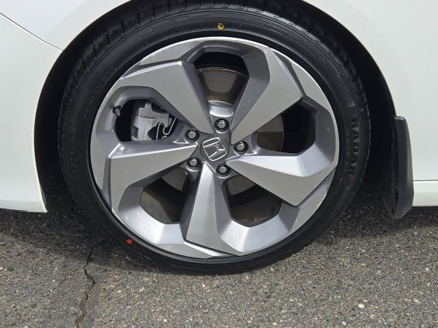 Used 2018 Honda Accord Touring image 19