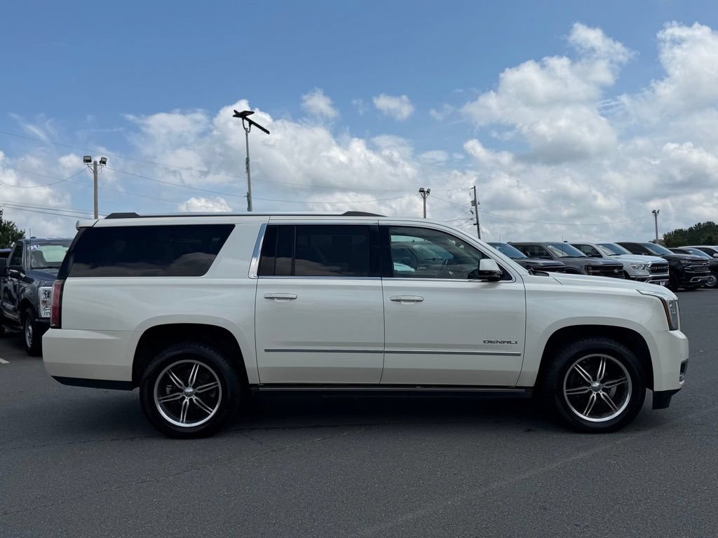 Used 2015 GMC Yukon XL Denali w/ Premium Package AWD/4WD image 2