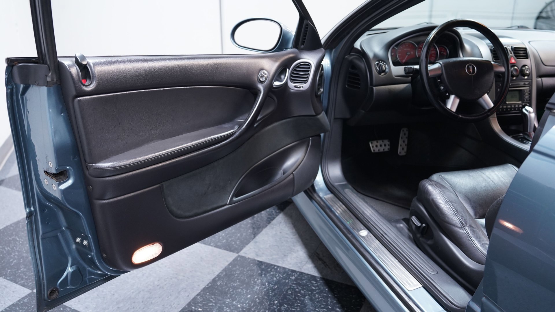 Used 2006 Pontiac GTO image 28