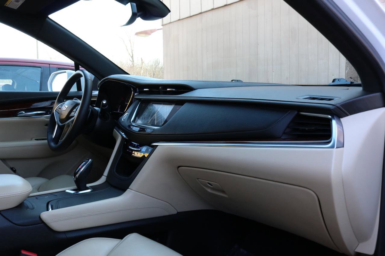 Used 2017 Cadillac XT5 Luxury w/ Driver Awareness Package FWD image 45