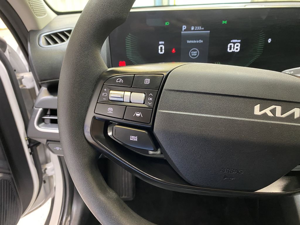 Used 2025 Kia K4 FWD image 31
