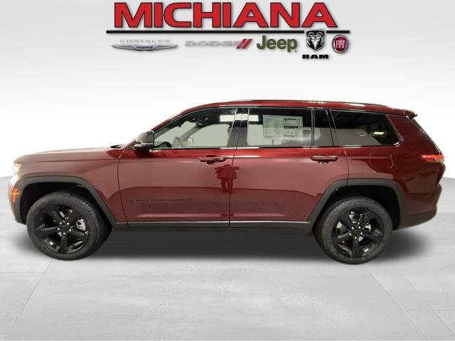 Used 2025 Jeep Grand Cherokee L Limited w/ Black Appearance Package AWD/4WD image 1