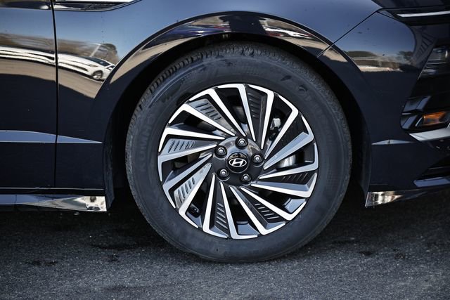Certified 2025 Hyundai Sonata SEL image 3