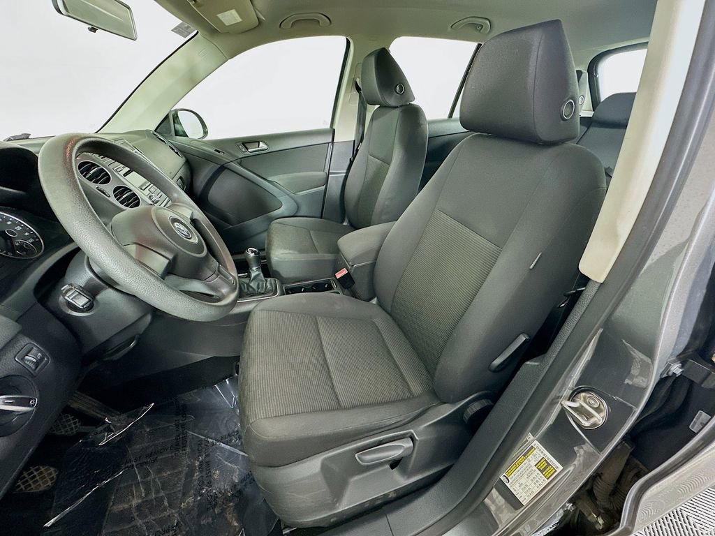 Used 2012 Volkswagen Tiguan S image 24