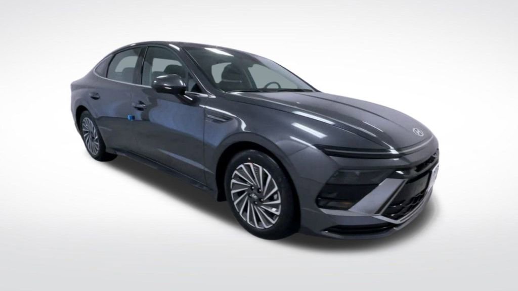 New 2025 Hyundai Sonata Limited image 18