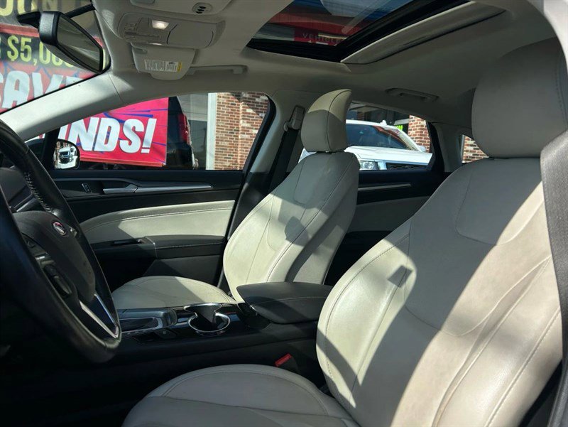 Used 2016 Ford Fusion Titanium image 18