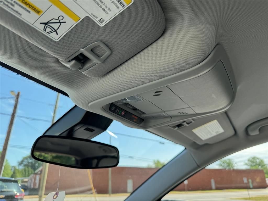 Used 2022 Chevrolet Equinox LS AWD/4WD image 25