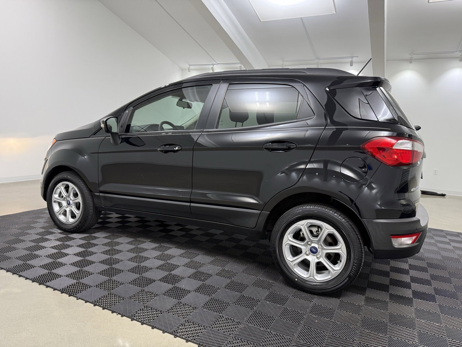 Used 2020 Ford EcoSport SE w/ SE Convenience Package image 7