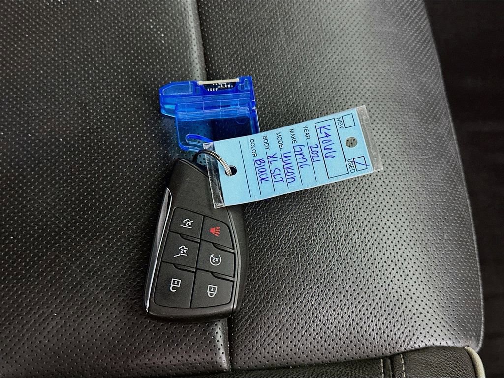 Used 2021 GMC Yukon XL SLT w/ SLT Premium Package image 39