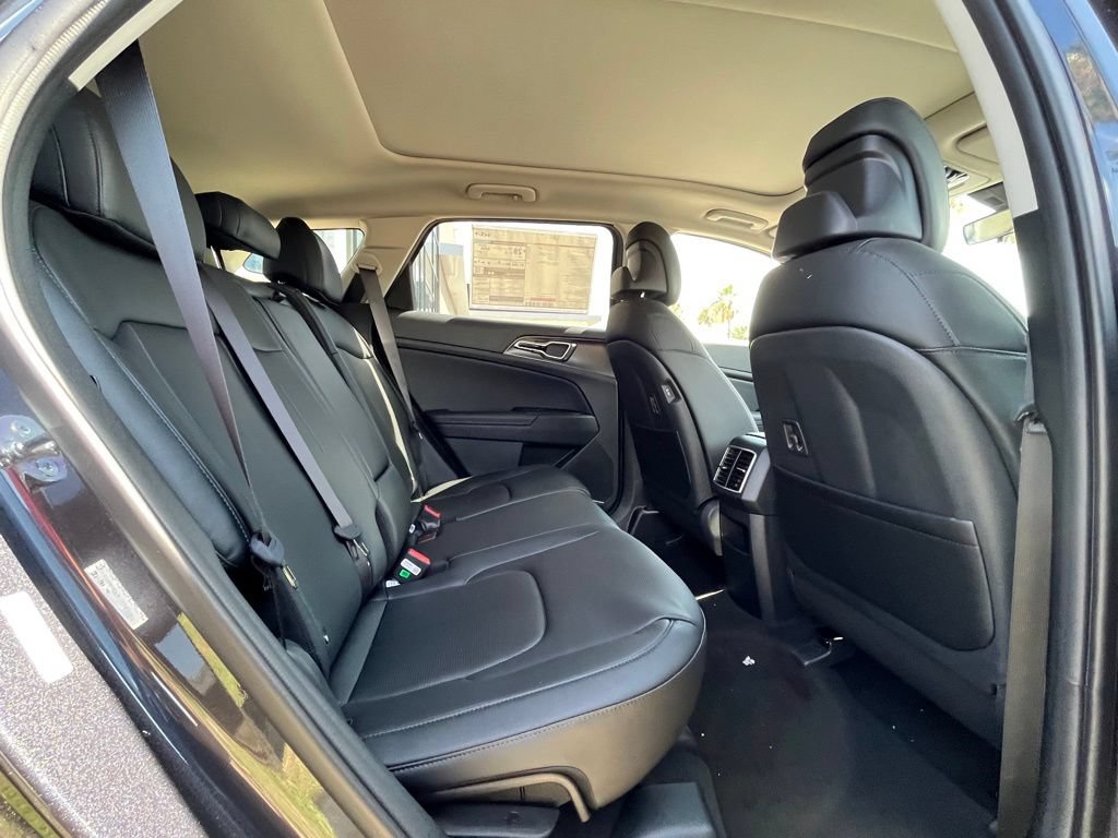 New 2026 Kia Sportage SX FWD image 6
