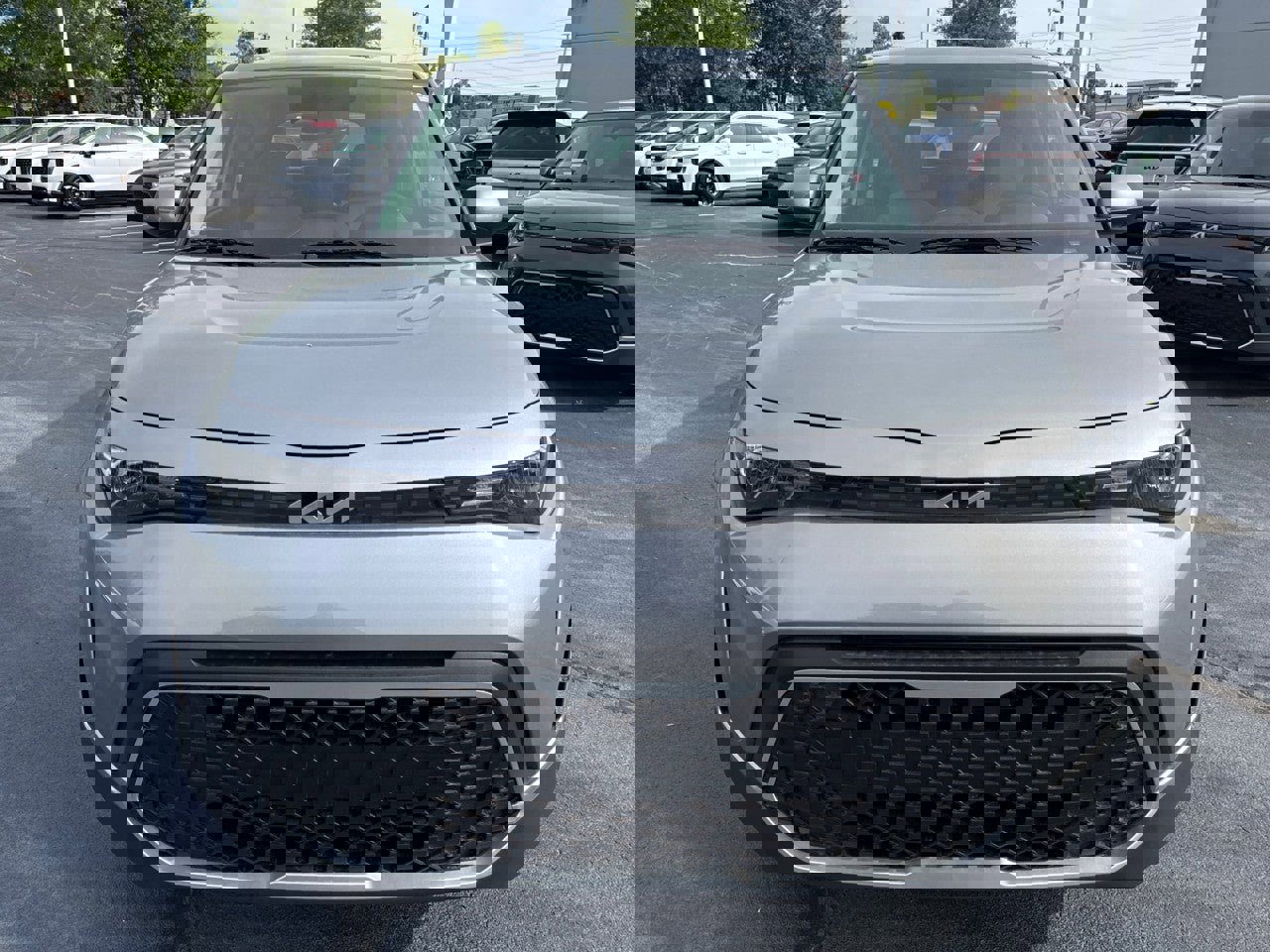 New 2025 Kia Soul LX FWD image 2