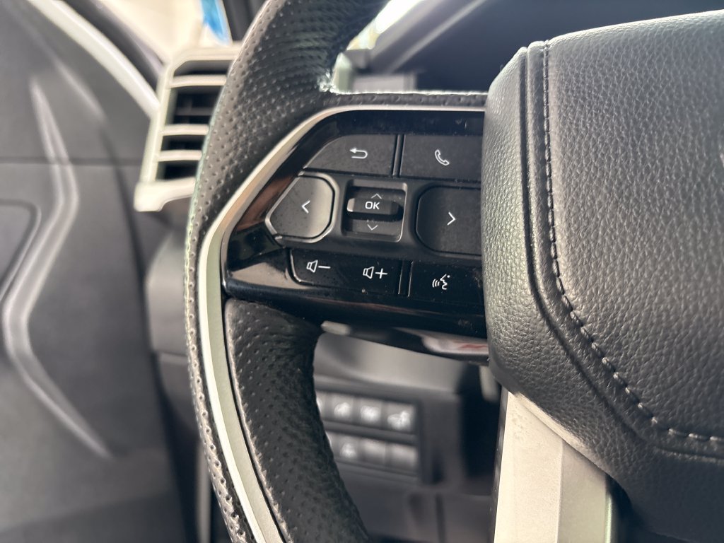 Used 2025 Toyota Tundra Platinum AWD/4WD image 42