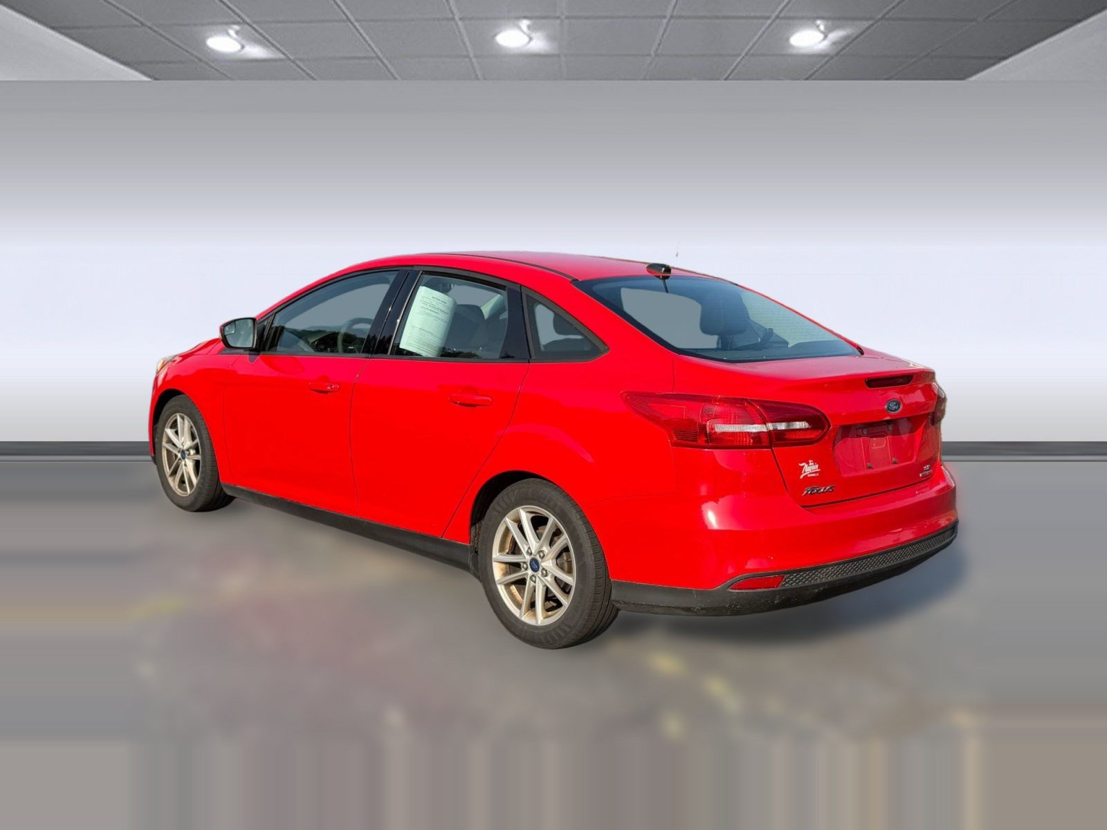 Used 2015 Ford Focus SE FWD image 3