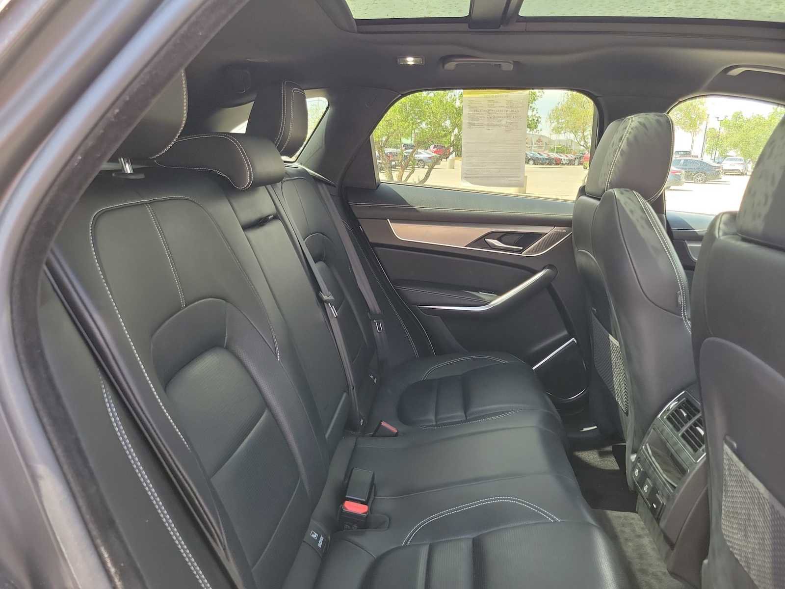Used 2024 Jaguar F-PACE R-Dynamic S AWD/4WD image 17
