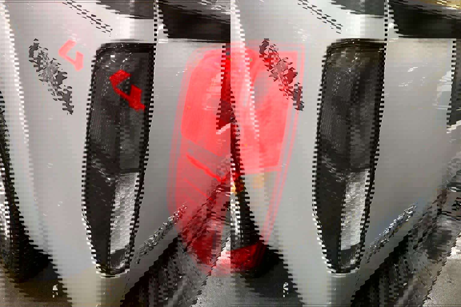 Used 2014 Nissan Frontier SV image 29