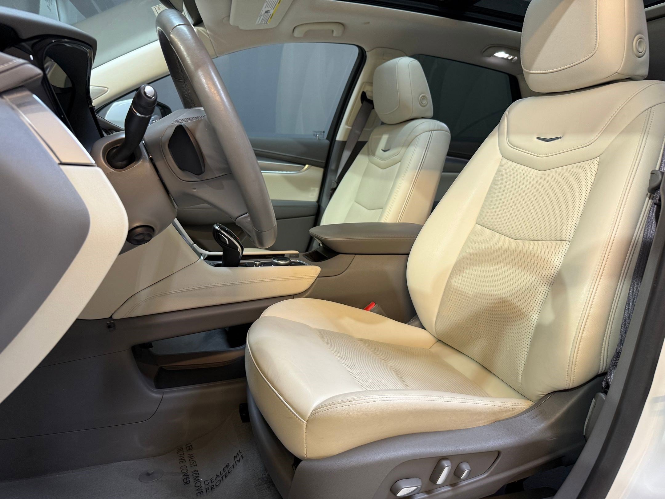 Certified 2023 Cadillac XT5 Premium Luxury image 5