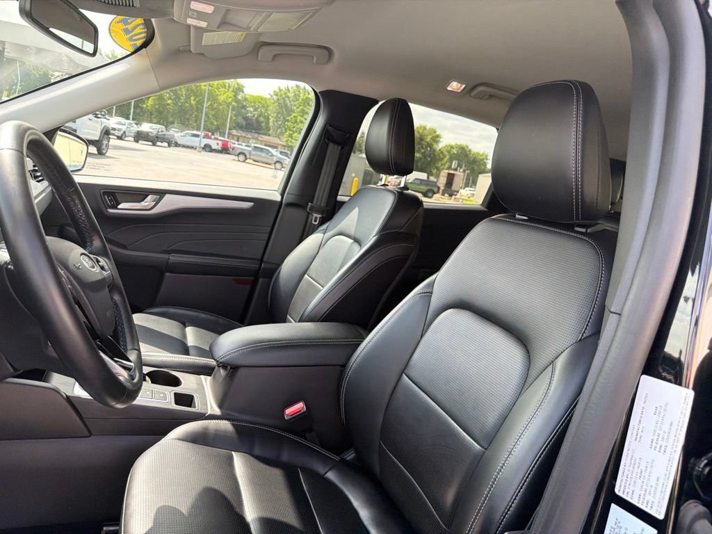 Used 2024 Ford Escape Platinum AWD/4WD image 12