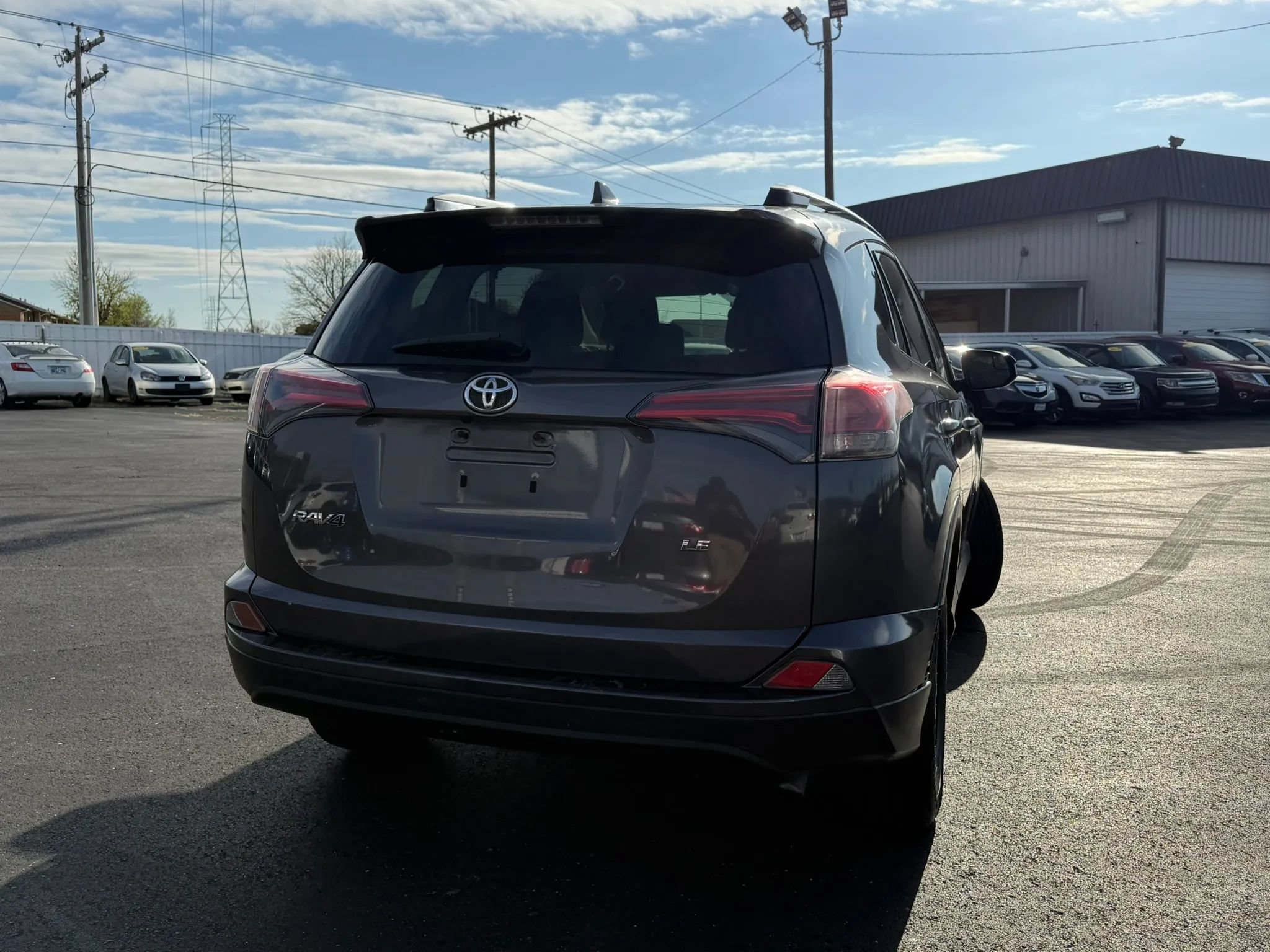 Used 2017 Toyota RAV4 LE FWD image 3